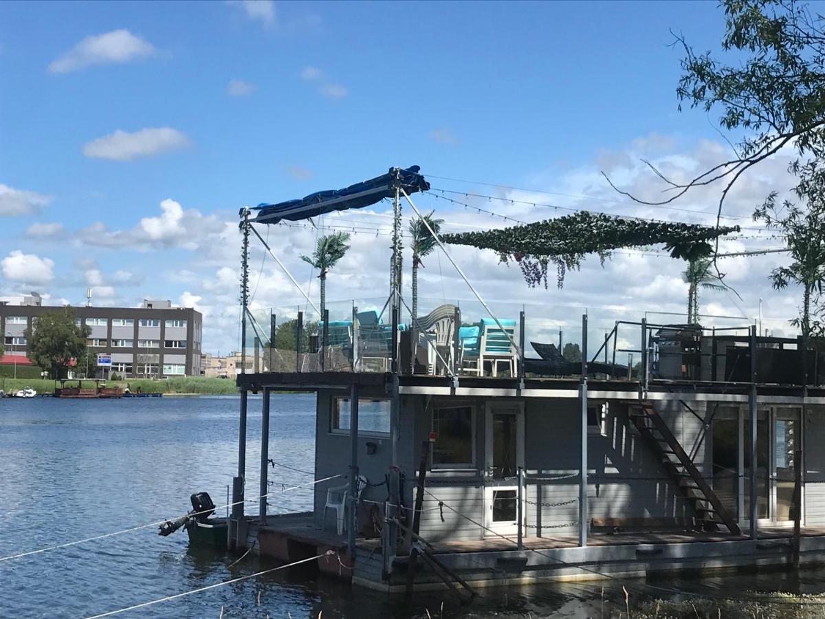 Houseboat On The Water Hotel Liepāja Exterior foto