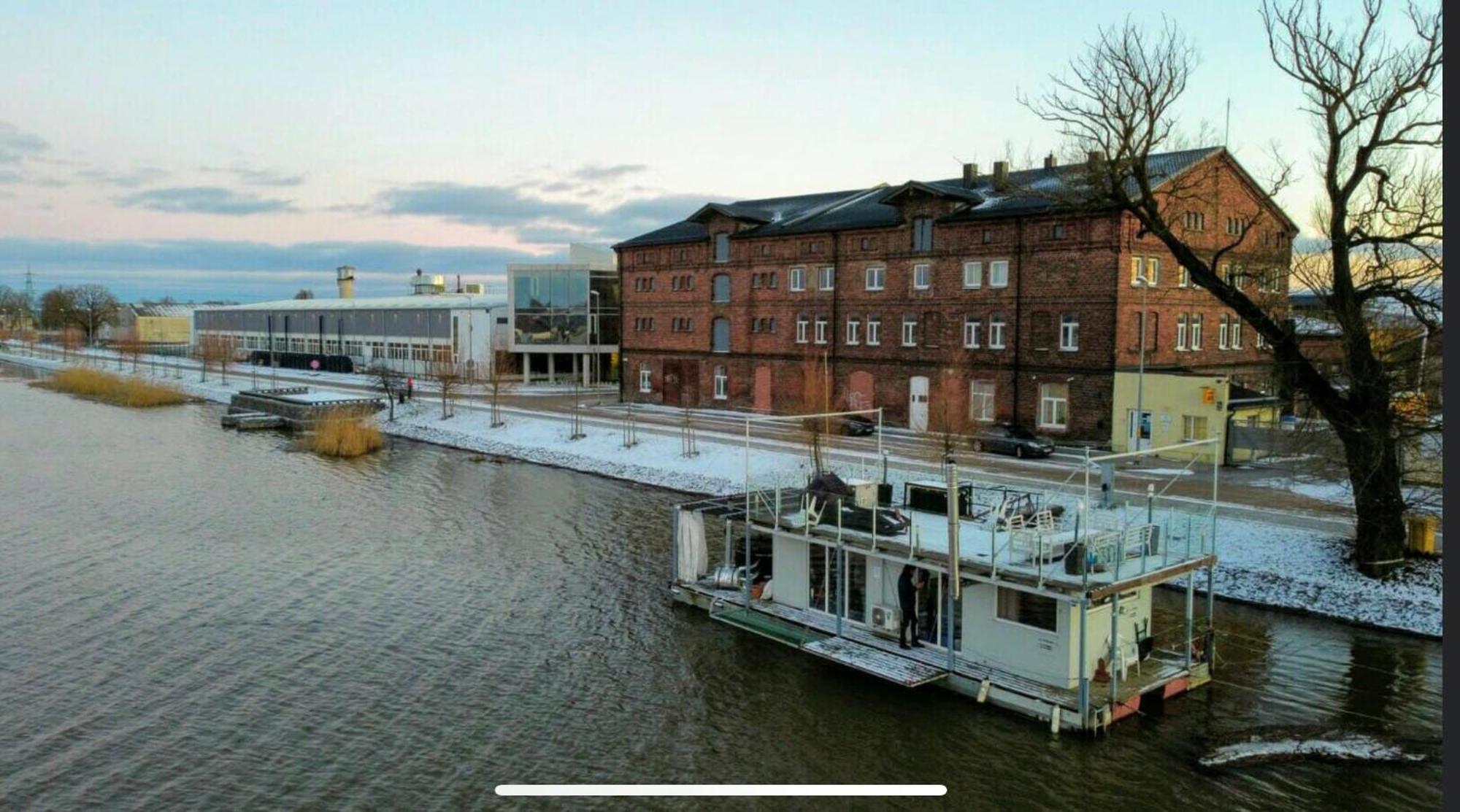Houseboat On The Water Hotel Liepāja Exterior foto