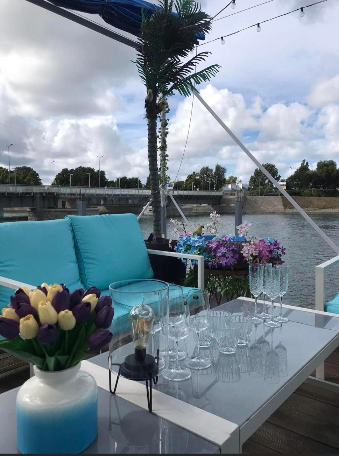 Houseboat On The Water Hotel Liepāja Exterior foto