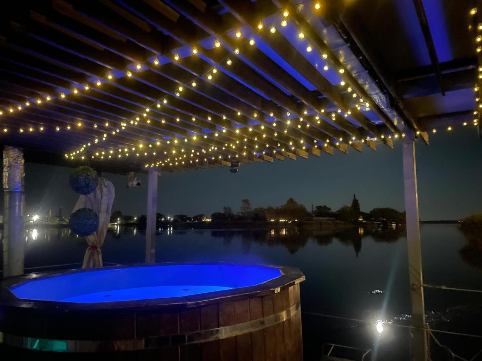 Houseboat On The Water Hotel Liepāja Exterior foto