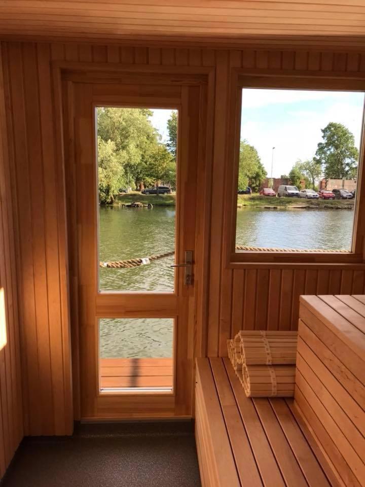Houseboat On The Water Hotel Liepāja Exterior foto