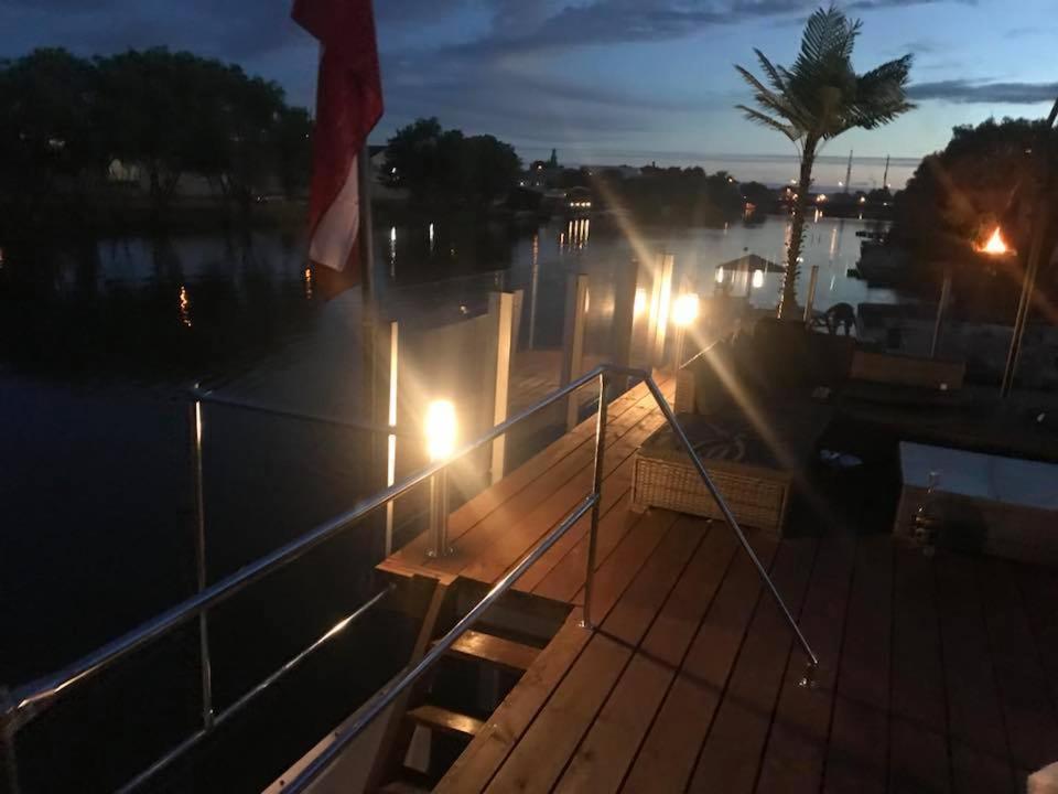 Houseboat On The Water Hotel Liepāja Exterior foto